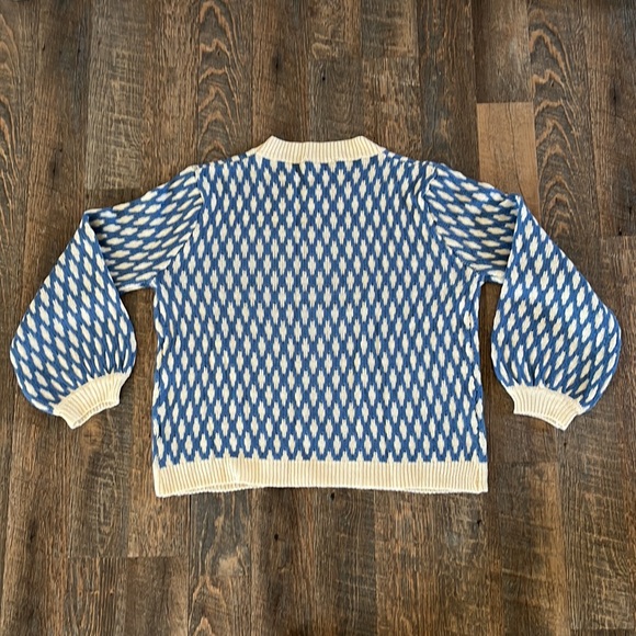 Shein sweater - Picture 2 of 5